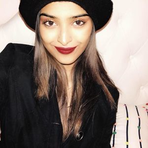 Meet your Posher, Farha